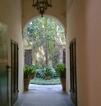 Apartment The Frog's Hideaway Bologna